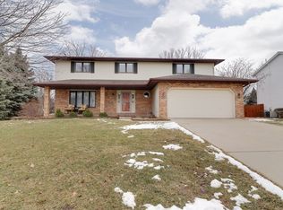 3109 Preston Dr, Bloomington, IL