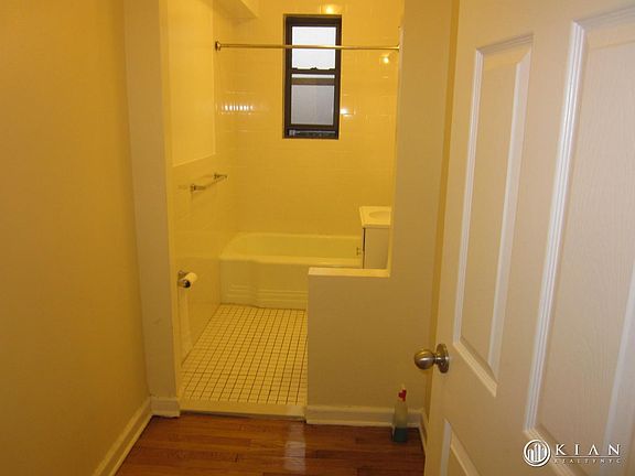 5th image of 3415 Parsons Blvd APT 7C