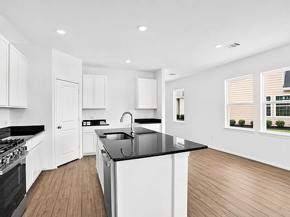 4th image of 22102 Frontier Hollow Ln
