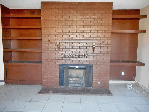 3rd image of 760 Palo Verde Cir APT 2