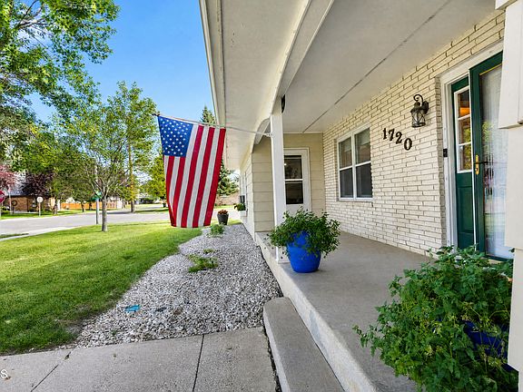 3rd image of 1720 4th Ave E