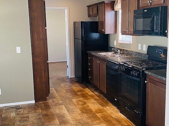 2nd image of 1135 W Superior St #52