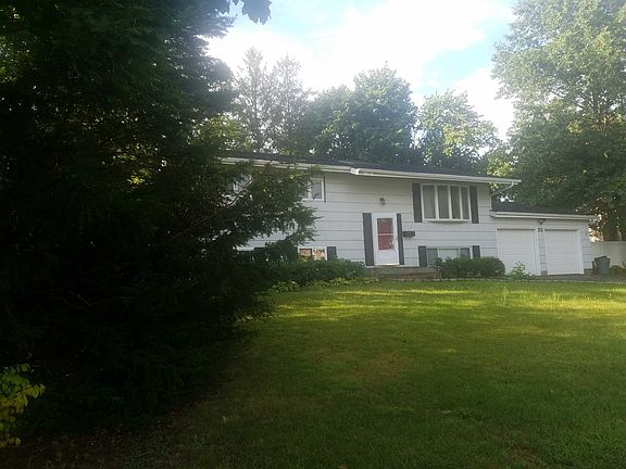2nd image of 33 Foxwood Dr