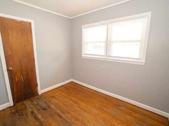 3rd image of 665 Crawford St