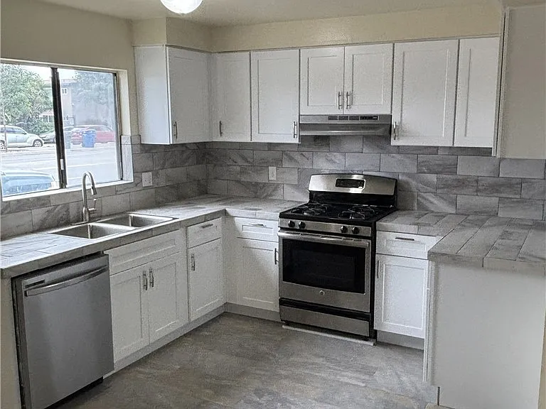 9229 Stewart And Gray Rd #A — Photo 9