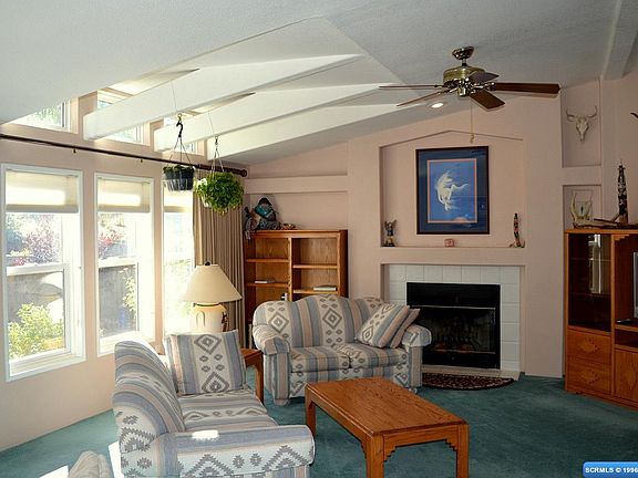 5th image of 9 Wildwood Cir
