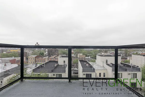 Rented by Pinn Realty | media 10