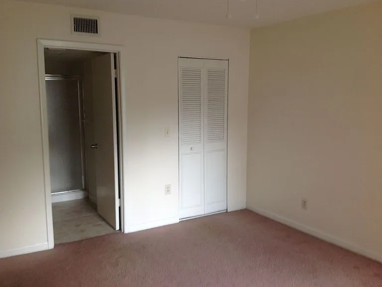 954 Courtyard Ln #22 — Photo 5