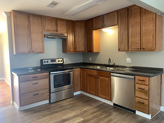 4th image of 889 Sherwood Dr