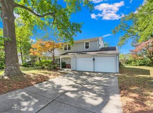 525 W Plantation Rd, Virginia Beach, VA 23454