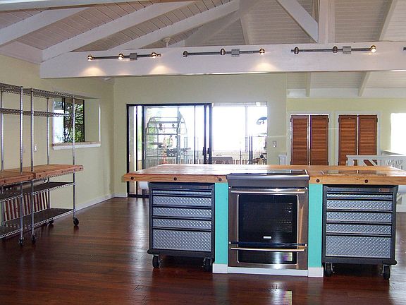 4th image of 610 Maalahi St