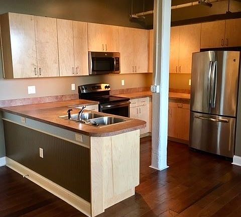 4th image of 246 E 11th St APT 422