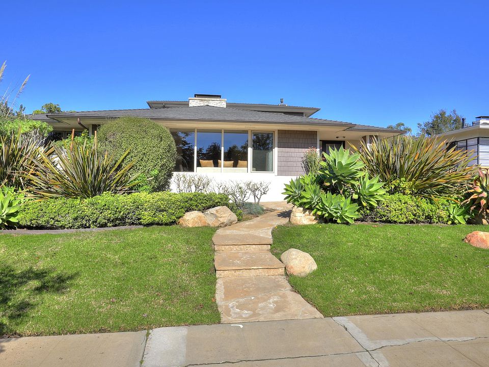 Front walkway off drive