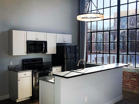 3rd image of 2734 Fort Ave APT 210