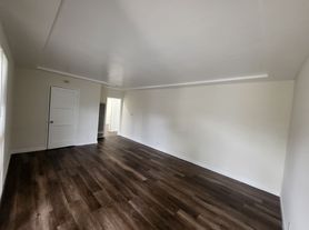 5113 W 20th St., 1 beds  1.0 baths