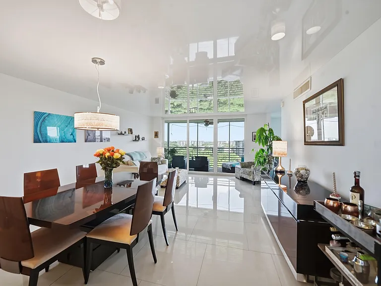 4015 W Palm Aire Dr #1001 — Photo 11