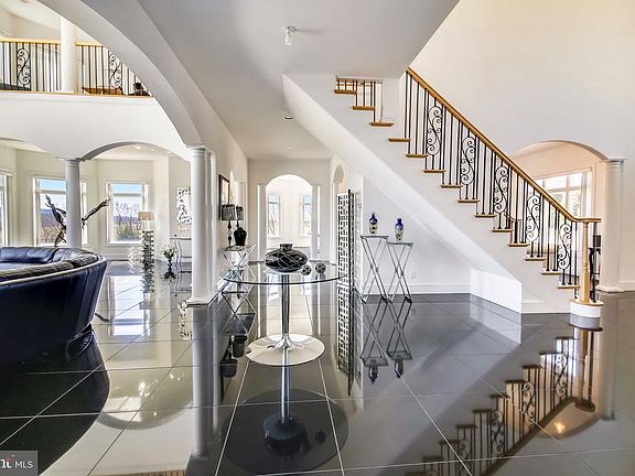 3rd image of 10603 Avonlea Hills Ct