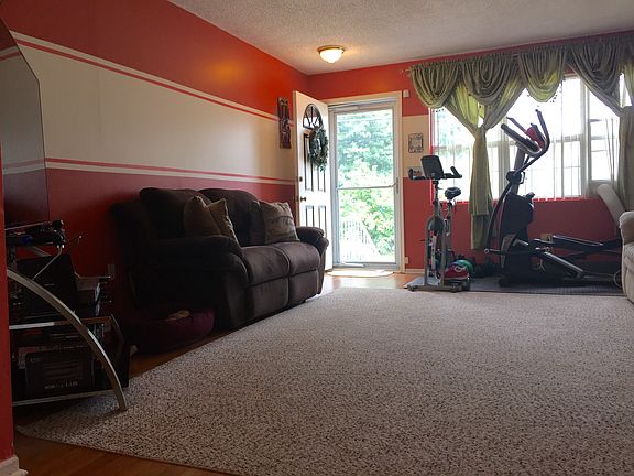 4th image of 94 Northfield Ave