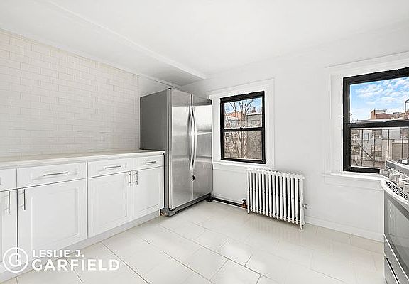 4th image of 282 Degraw St #4