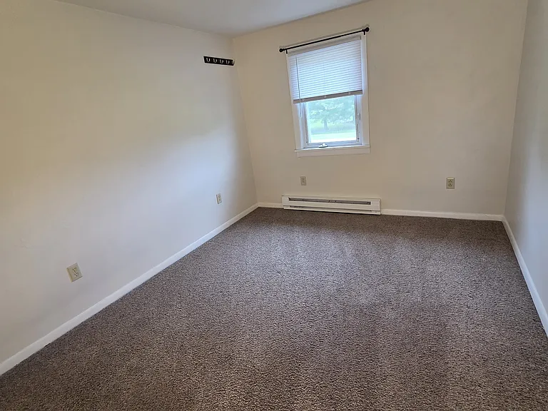 130 Karen St #4 — Photo 13