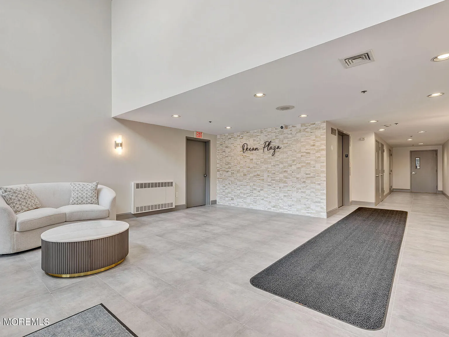 2 bed, 1638 sqft, $5,300 — Photo 2