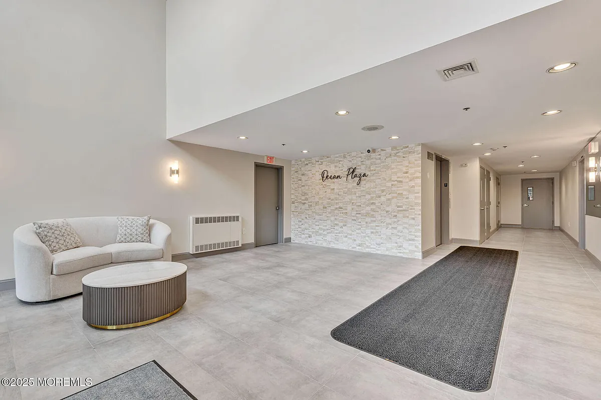 Building Photo - 525 Ocean Blvd #206