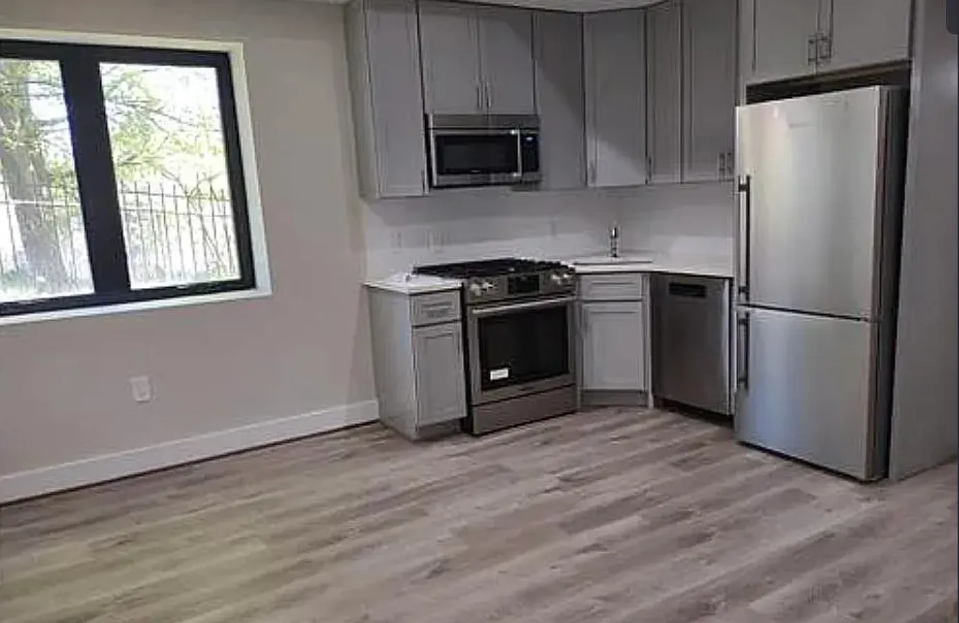 2 bed, $2,500 — Photo 2