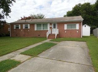 407 Brentwood Dr, Newport News, VA 23601