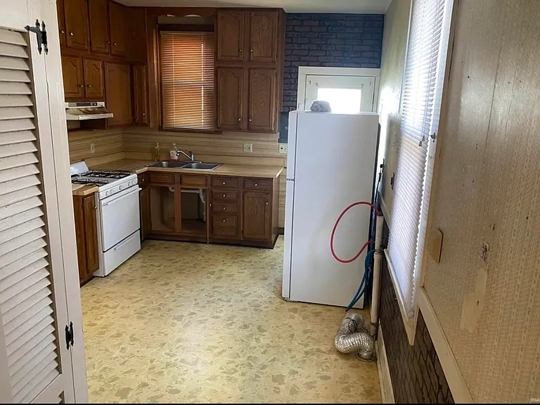 710 Reis Ave — Photo 6