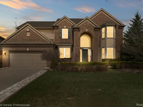 48682 Freestone Dr, Northville, MI 48168