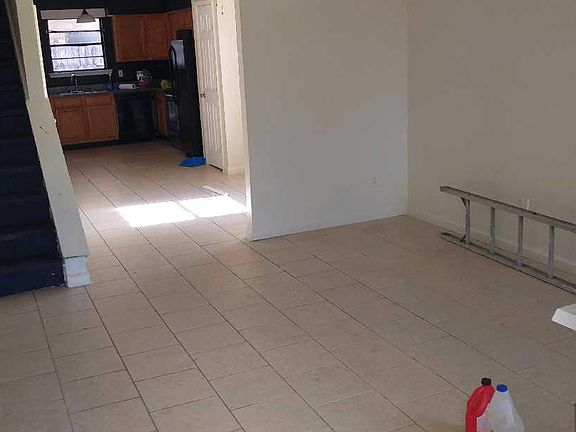 3rd image of 2817 Kingston St APT A