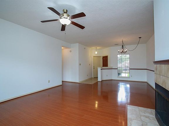 Living Room and dining room with laminate wood-look floors