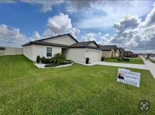 1611 Swan Lake Cir, Dundee, FL 33838