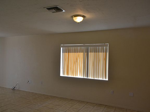 4th image of 4344 N Iroquois Ave #2