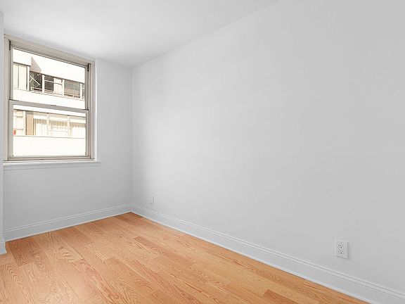 5th image of 200 E 58th St APT 14D