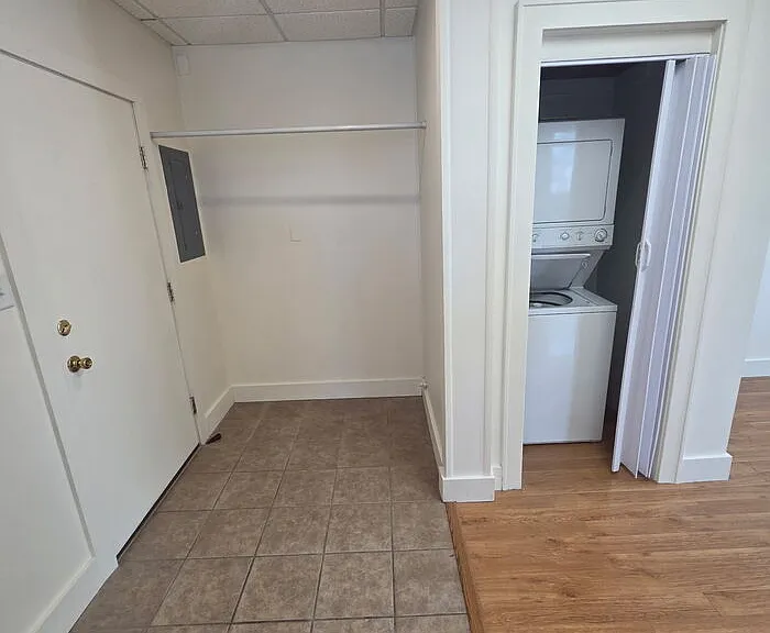 704 Poplar St #105 — Photo 1