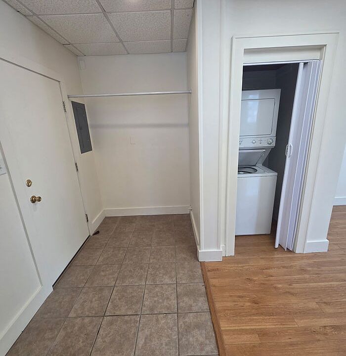 1st image of 704 Poplar St APT 105