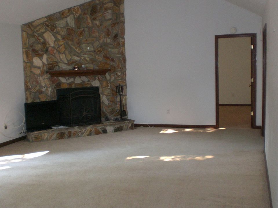 2nd image of 336 Forest Ct