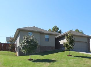 454 Ravenwood Cir, Neosho, MO 64850