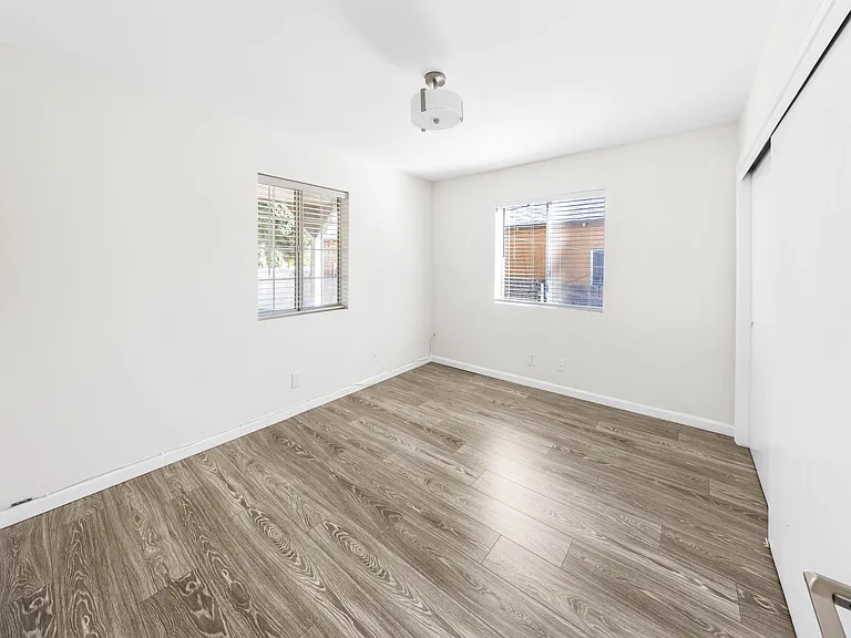 10225 Fernglen Ave #1/2 — Photo 5