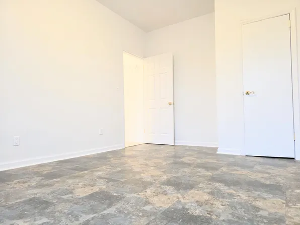 1502 West 6th Street image 1 of 8