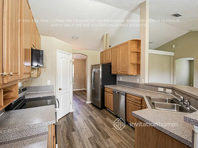 6886 Wall Springs Dr — Photo 5