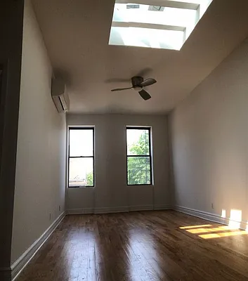 Rented by Alexander Bilu, LREB | media 22