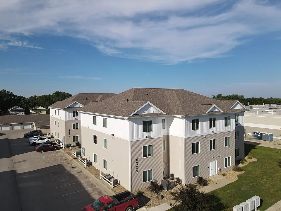 4008 University Ave S #112