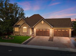 7512 Robin Dr, Cheyenne, WY 82009