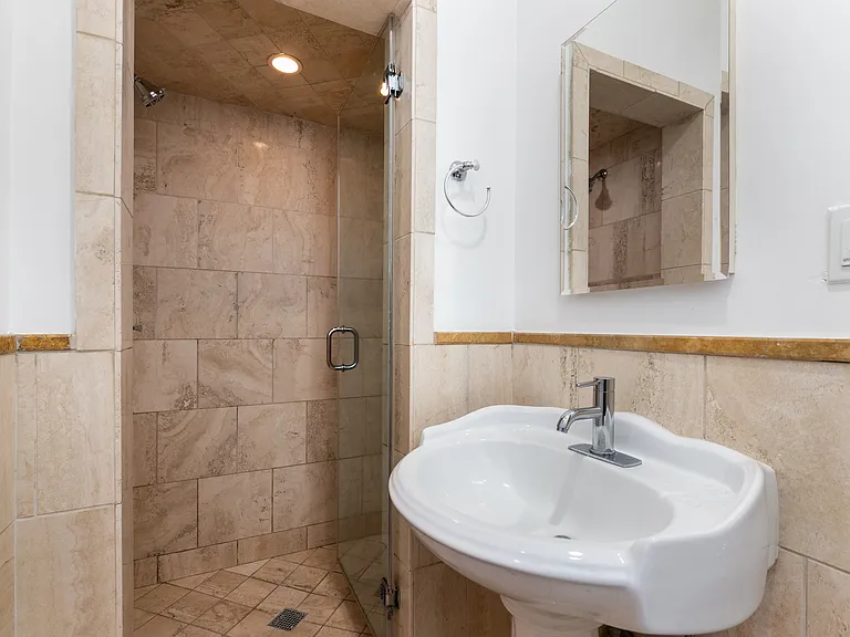 115 N Sycamore Ave — Photo 19