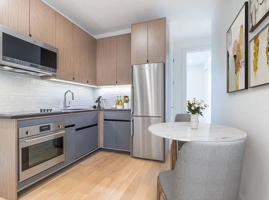 244 East Seventh Street — Photo 2
