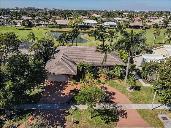 3rd image of 393 Woodlake Lane