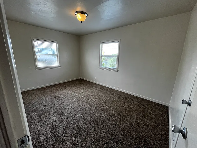840 E 1st Ave #3 — Photo 8