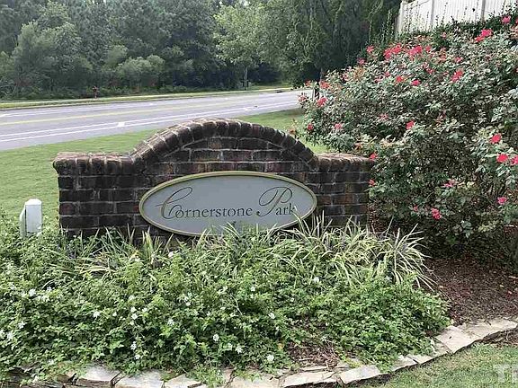 Prestigious and nice Cornerstone Park community